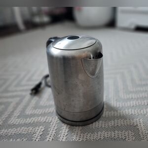 Stainless Steel Electric Kettle - Amazon Basics